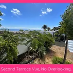 Full Relaxation - Private - Sea View - Stunning Garden - 2 Terraces - 2 Bedrooms - Wifi - Parking - Washing Machine Сasa de vacaciones *