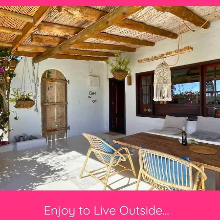 Full Relaxation - Private - Sea View - Stunning Garden - 2 Terraces - 2 Bedrooms - Wifi - Parking - Washing Machine