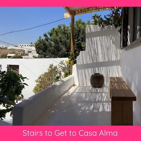 Full Relaxation - Private - Sea View - Stunning Garden - 2 Terraces - 2 Bedrooms - Wifi - Parking - Washing Machine Ferienhaus *