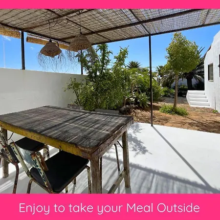 Full Relaxation - Private - Sea View - Stunning Garden - 2 Terraces - 2 Bedrooms - Wifi - Parking - Washing Machine Ferienhaus